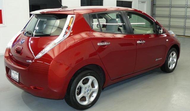 Cayenne Red Nissan Leaf Rear View